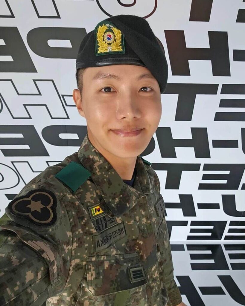 jhope ganha premio no exercito