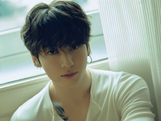 Jungkook estampa a primeira edição de 2026 da ELLE Korea